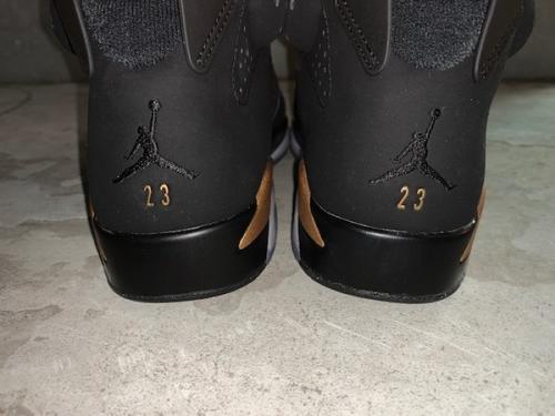 ナイキのAIR JORDAN 6 RETRO