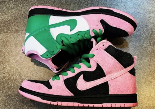 スニーカーのNIKE