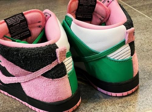 NIKE DUNKのINVERT CELTICS