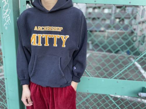 チャンピオンのリバースウィーブフーディ