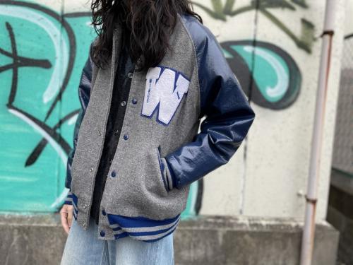 ヴィンテージのカレッジスタジャン