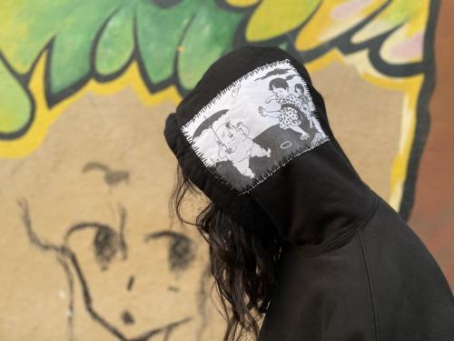 シュプリームのトシオサエキフーデットスウェットシャツ　20AW