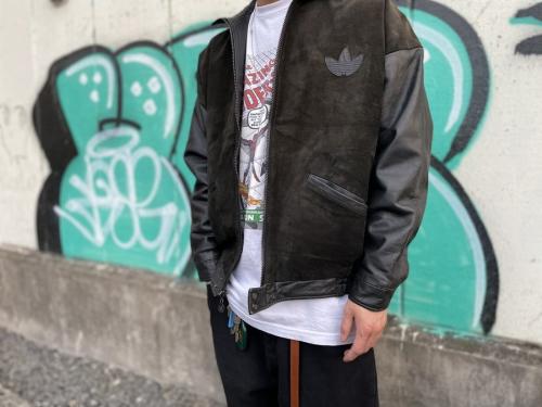 adidasのアディダス