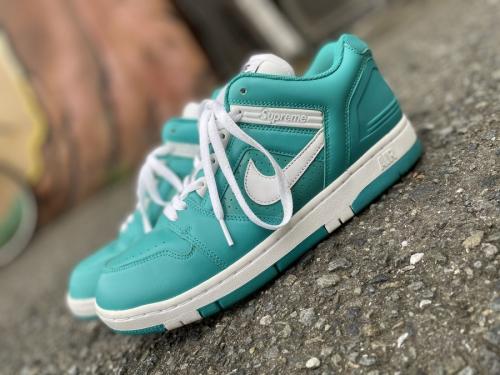 Supreme × NIKE SBのシュプリーム×ナイキ エスビー