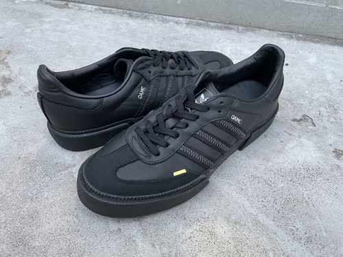 スニーカーのadidas×OAMC