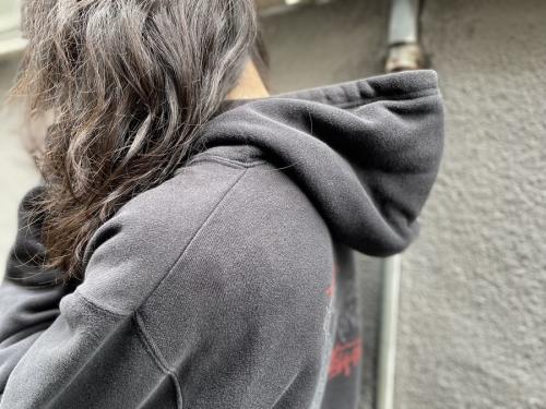 シャドーマンプルオーバーパーカーのメンズ　下北沢　