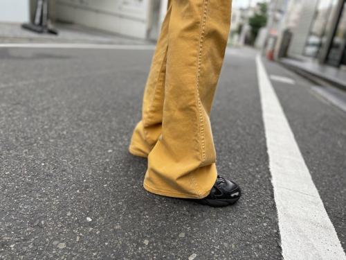 フレアパンツのレディース　下北沢