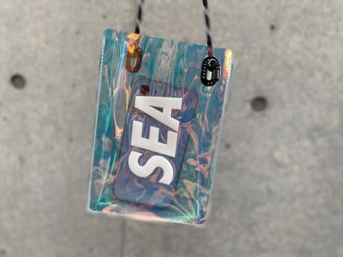 ウィンダンシー×ケースティファイのクリアショルダーポシェット