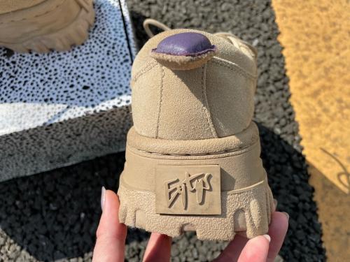 エイティーズのチャンキーソールスニーカー