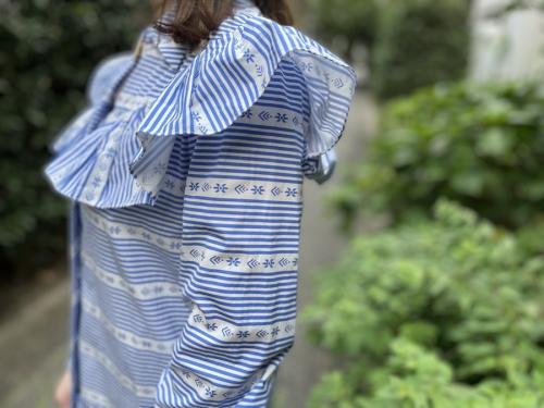 ミュウミュウのフリルストライプシャツ