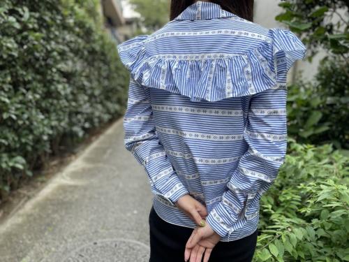 フリルストライプシャツのレディース　MK234