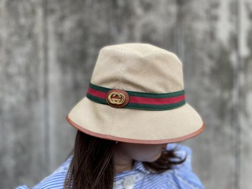グッチのロゴキャンバスバケットハット