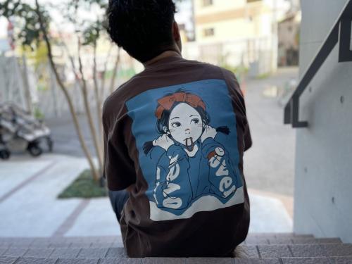 オーバープリントのガールプリントTEE