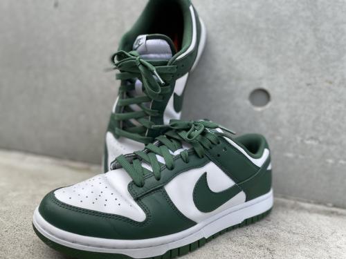 ナイキのDUNK LOW