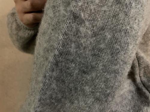 エスエスズィーのルーズモヘアセーター