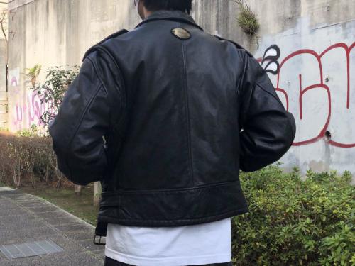 エンポリオアルマーニのオールドレザージャケット