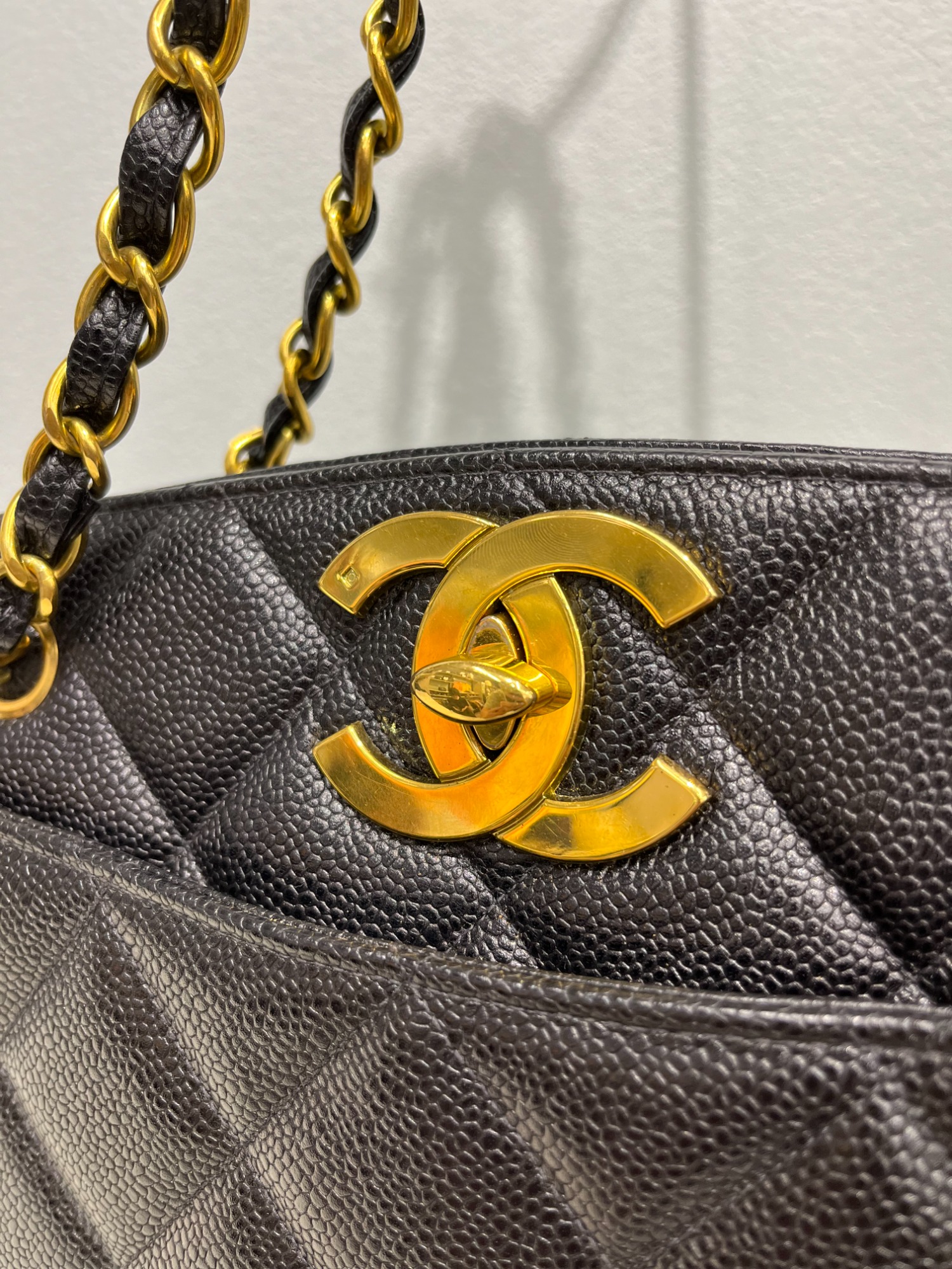 CHANEL/シャネル】よりキャビアスキントートバッグが入荷いたしました