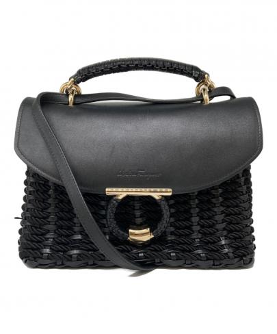 「ラグジュアリーブランドのSalvatore Ferragamo 」