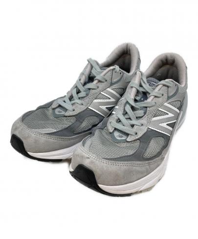 「スニーカーのNEW BALANCE 」