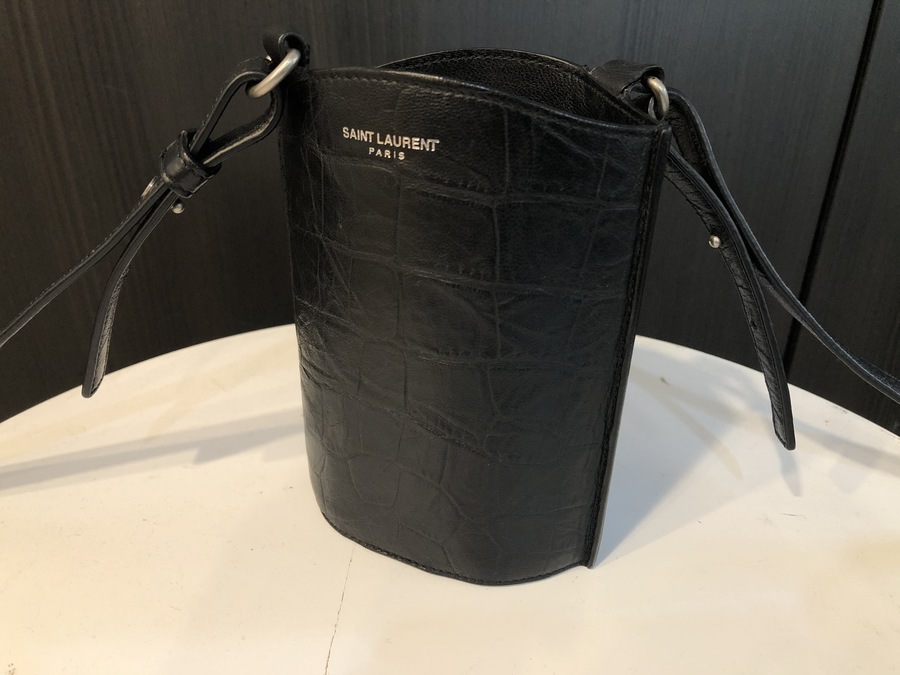 Saint Laurent Paris サンローランパリ よりクロコショルダーボトルバッグが入荷しました 06 23発行