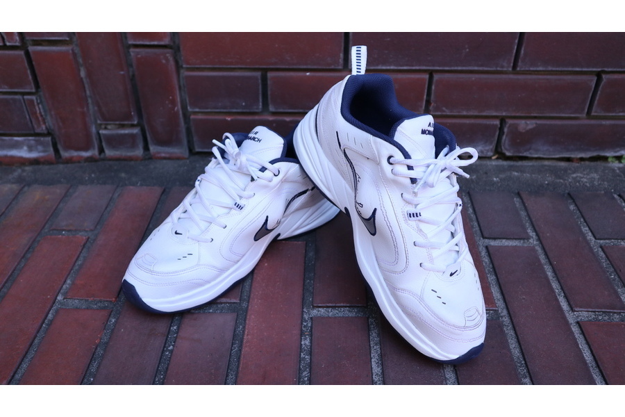 Nike air monarch iv style outlet