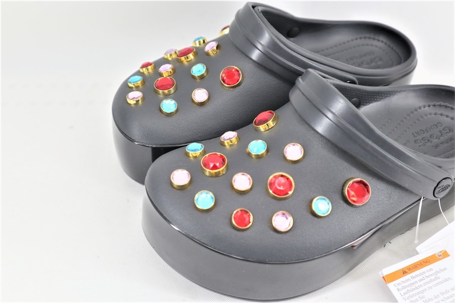 crocs×beams/クロックス×ビームス】よりプラットフォーム エンベ crocs×beams/クロックス×ビームス】よりプラットフォーム エンベ