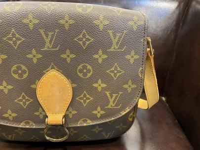 「ラグジュアリーブランドのLOUIS VUITTON 　 」