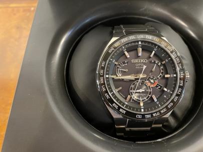 「ビジネスアイテムのSEIKO ASTRON 」