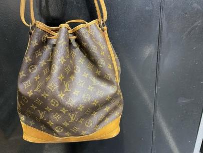 「ラグジュアリーブランドのLOUIS VUITTON 」