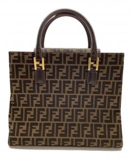 「ラグジュアリーブランドのFENDI 」