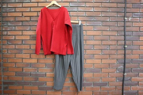 ISSEYMIYAKEのイッセイミヤケ