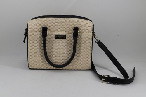 買取入荷のキャリアファッション