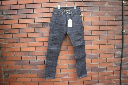 ダブルアールエルのデニムパンツ