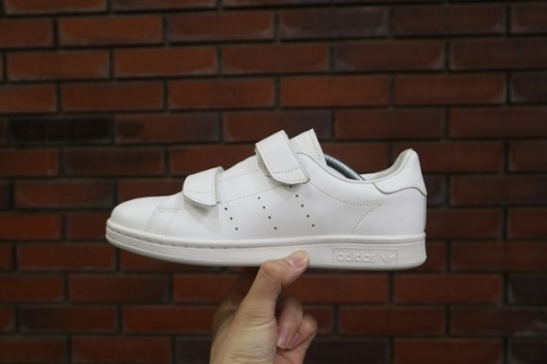 ラグジュアリーブランドのadidas×HYKE