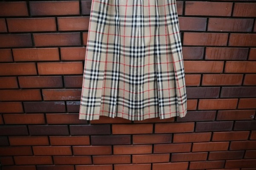 バーバリーズの古着女子