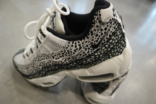 ナイキのAIRMAX95