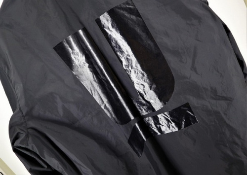 レアアイテムのUNDERCOVER