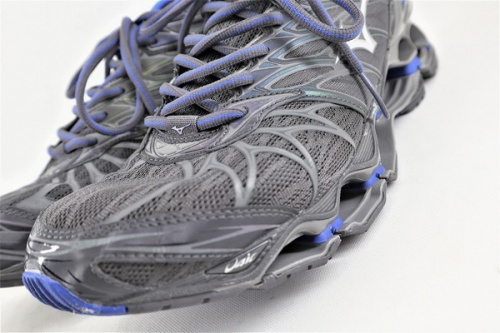 スニーカーのMIZUNO