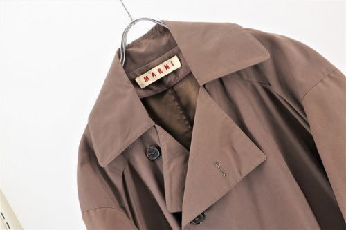 レアアイテムのMARNI