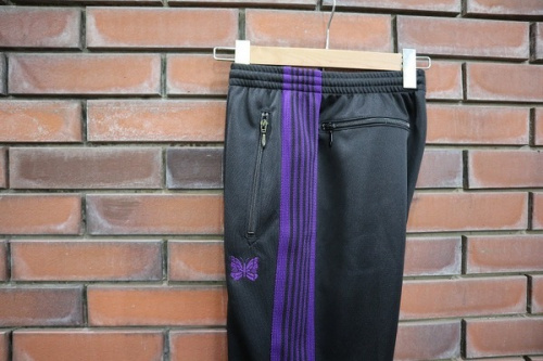 ニードルスのトラックパンツ