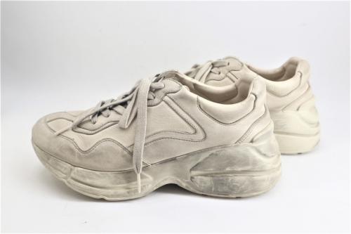 グッチのレザースニーカー