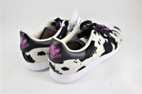 アディダスオリジナルのスタンスミス