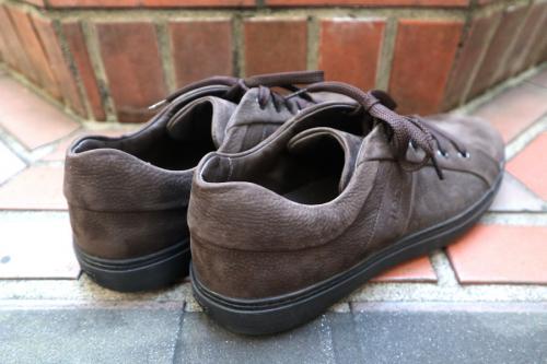 トッズのレザースニーカー