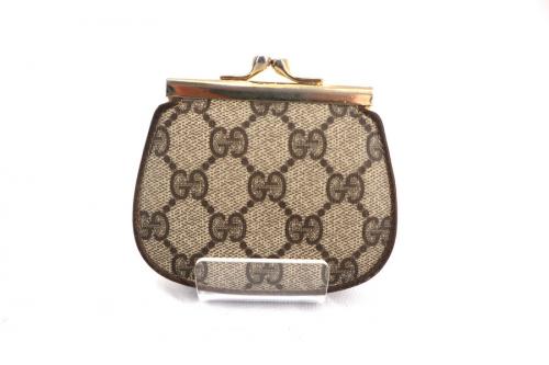 グッチのGGスプリームコインケース