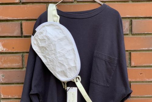 マスターピース×オールモストブラックのボディバッグ