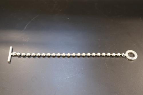 グッチのボールチェーンTバーブレスレット