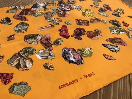 カレ９０　オレンジスカーフの方南町　トレファク