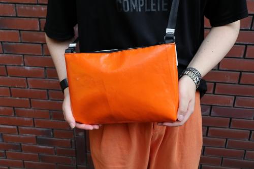 フライターグのショルダーバッグ（LOU）