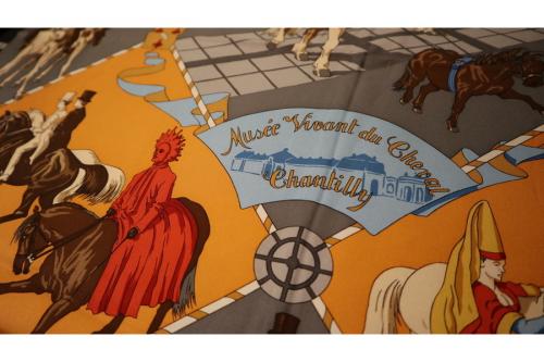 カレ90シルクスカーフのレディース