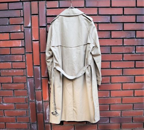 マッキントッシュのトレンチコート